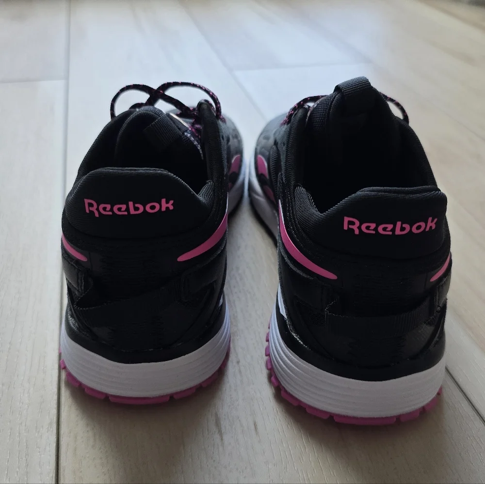 NEW Reebok Kids Girls Neon Pink/Black Athletic Sneakers